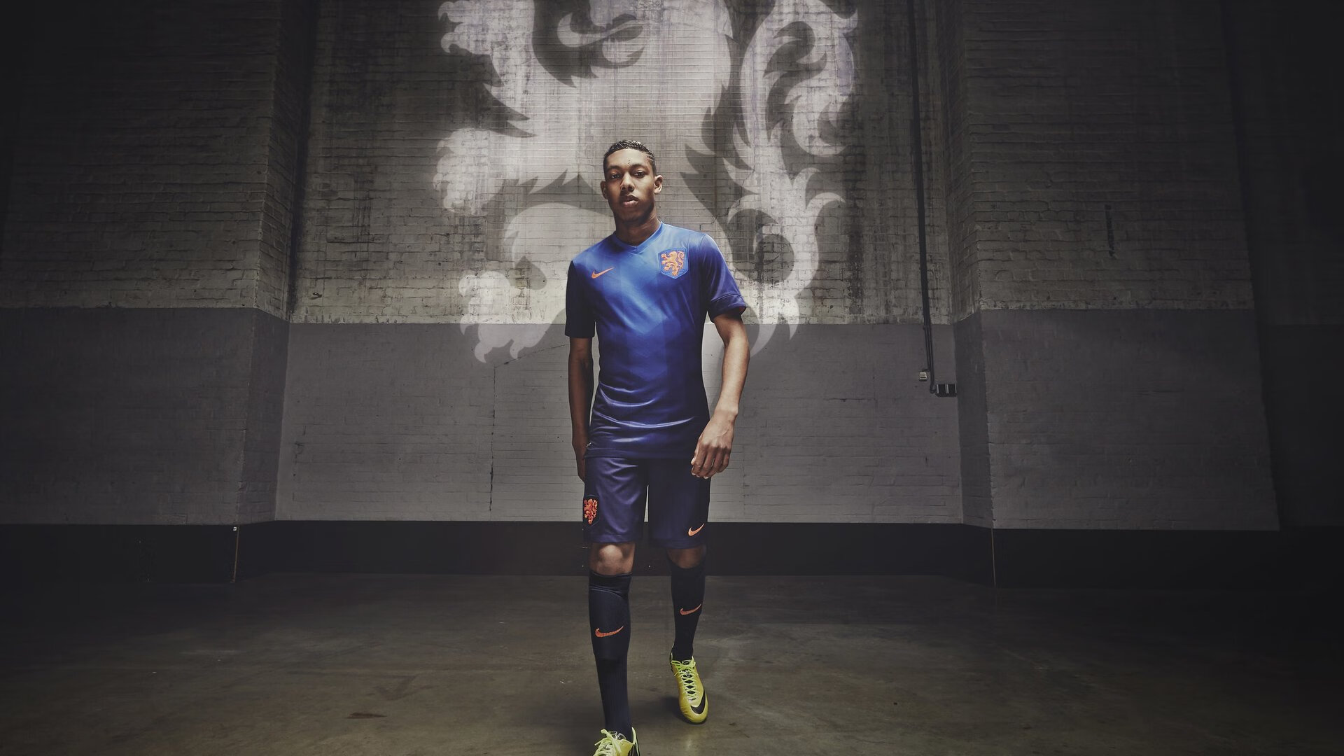 全意大利裁判组执法!巴黎战拜仁,马里亚尼携 VAR 王牌待命,西班牙意大利主裁判