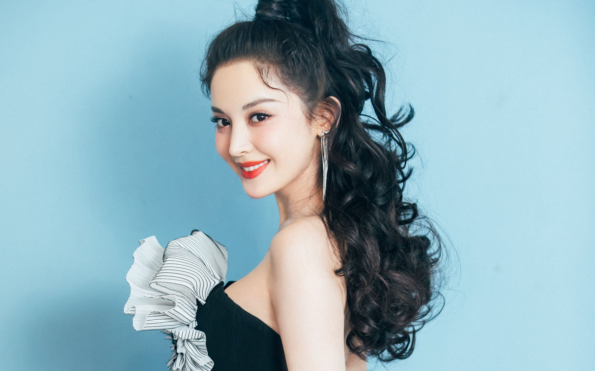 CBA联赛推动战术主题内容传播扩大篮球知识普及，cba常用战术